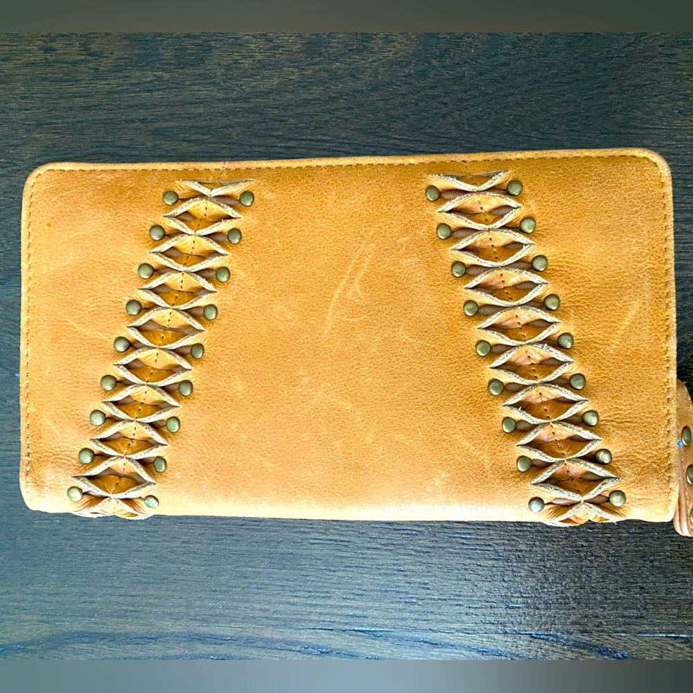 Lucky brand distressed leather wallet! Brand new never been used